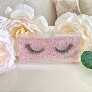 🖤 False eyelashes (one set) NWOT